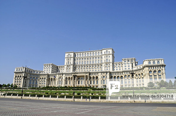 Parlamentspalast  Parlament  Palast  Bukarest  Rumänien  Osteuropa  ÖffentlicherGrund
