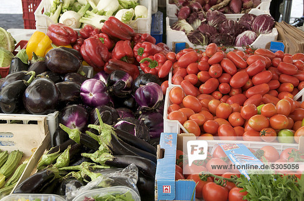 Gemüsestand  Campo dei Fiori  Markt in Rom  Latium  Italien  Europa