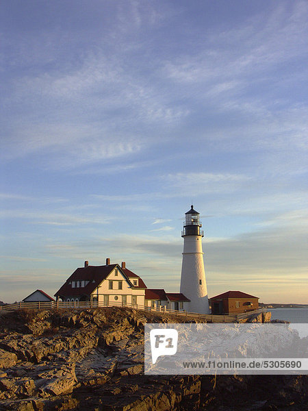 Vereinigte Staaten von Amerika USA beleuchtet Morgen Wärme Beleuchtung Licht Leuchtturm Cape Elizabeth Maine
