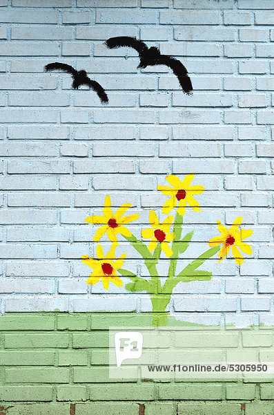 Fliegende Vögel Kinderbild an Mauer Wandmalerei Kindergarten Mülheim an der Ruhr Ruhrgebiet Nordrhein-Westfalen Deutschland Europa Fliegende Vögel, Kinderbild an Mauer, Wandmalerei, Kindergarten, Mülheim an der Ruhr, Ruhrgebiet, Nordrhein-Westfalen, Deutschland, Europa