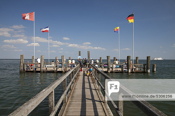 Pier on Suedstrand beach  Wyk auf Foehr  Foehr Island  North Sea  North Frisia  Schleswig-Holstein  Germany  Europe