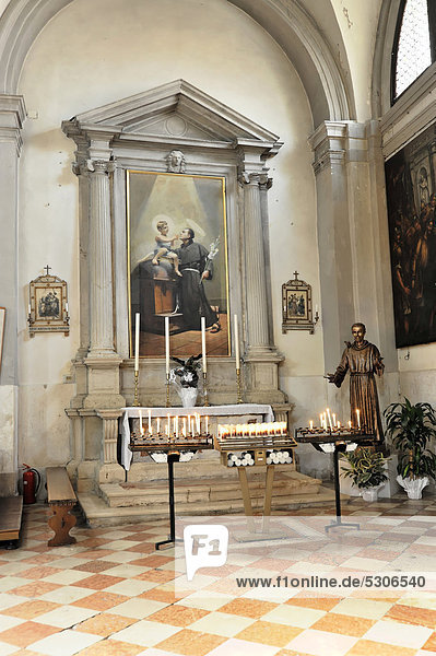 Seitenaltar Kirche San Martino Vescovo 16. Jahrhundert Burano Venedig Venetien Italien Europa