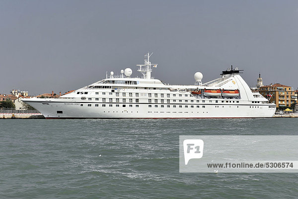 Kreuzfahrtschiff SEABOURN SPIRIT  Baujahr 1989  133  4m  208 Passagiere  Hafen Venedig  Venetien  Italien  Europa