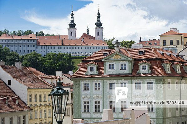 Blick vom Hradschin zum Kloster Strahov  Prag  Böhmen  Tschechische Republik  Europa