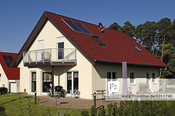 Dach Europa Wohnhaus Garten Ende Sonnenenergie Bayern Deutschland