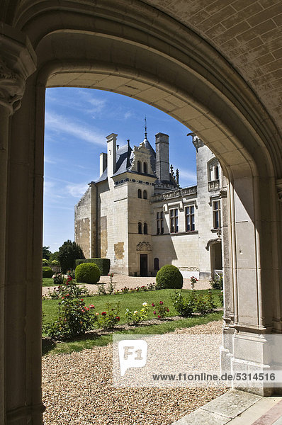 Schloss BrÈzÈ  Chateau de BrÈzÈ  erbaut 1060  Umbauten 16. und 19. Jahrhundert  gehört zu den Loire-Schlössern  nahe Saumur  Departement Maine-et-Loire  Frankreich  Europa