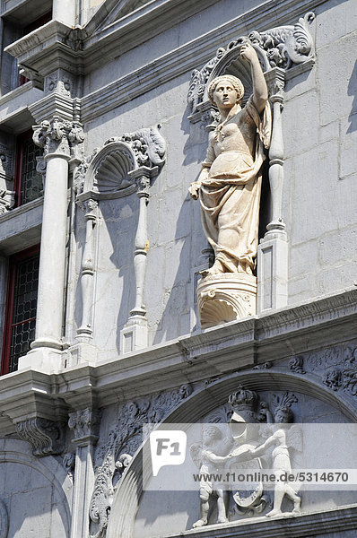 Skulptur  Fassade  Ancien Palais de Justice  Justizpalast  Place de Saint Andre  Grenoble  Rhone-Alpes  Frankreich  Europa
