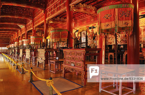 Ehrenhalle The Mieu zu Ehren der 10 Nguyen Kaiser  Kaiserpalast Hoang Thanh  Verbotene Stadt  Purpurstadt  Hue  UNESCO-Weltkulturerbe  Vietnam  Asien