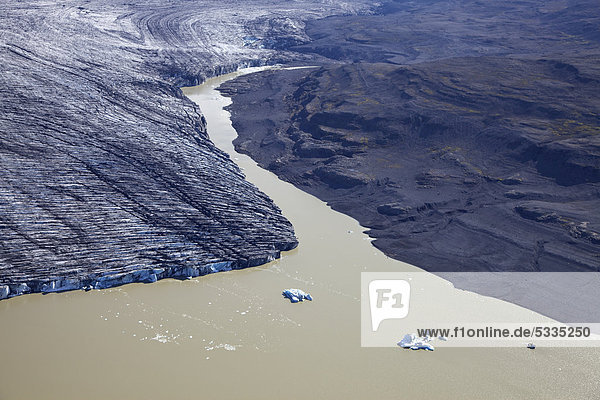 Luftaufnahme  Gletschersee mit Kalbeis des Vatnajökull  Island  Europa