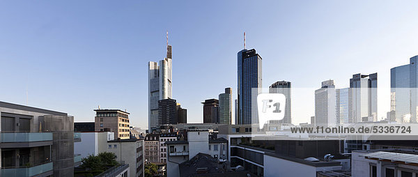 Skyline  Commerzbank  Hessische Landesbank  Deutsche Bank  Japan Tower  Frankfurt  Hessen Deutschland  Europa