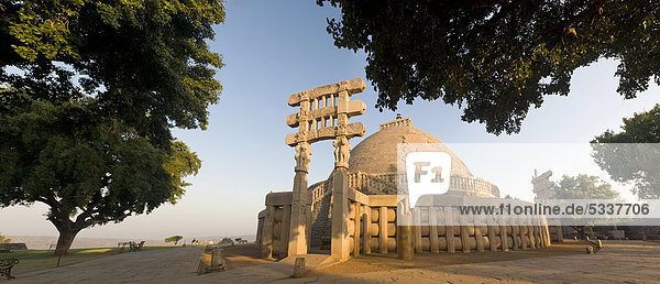 Stupas von Sanchi  UNESCO Weltkulturerbe  erbaut von König Ashoka  Maurya-Dynastie  Sanchi  bei Vidisha  Madhya Pradesh  Nordindien  Indien  Asien