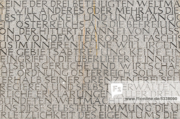 Mahnmal gegen Krieg und Faschismus  von Alfred Hrdlicka entworfen  Albertinaplatz  Wien  Österreich  Europa