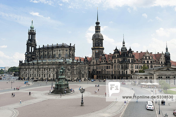Theaterplatz theatre square with the Katholische Hofkirche church  left  and the Dresden Castle  right  Dresden  Saxony  Germany  Europe
