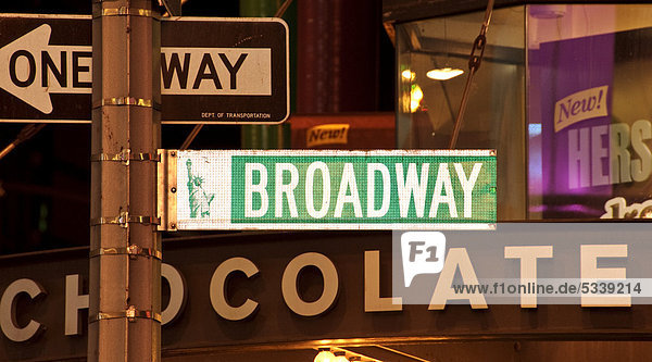 Broadway  Straßenschild  Times Square  New York City  New York  USA