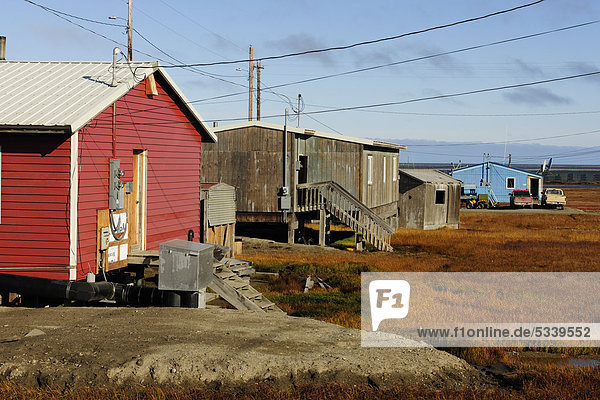 The small Inuit village of Kaktovik  North Slope  Beaufort Sea  Alaska  USA  America