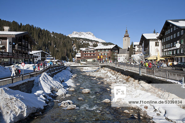 Hotels in der Ortsmitte  Fluss Lech  Lech am Arlberg  Vorarlberg  Österreich  Europa