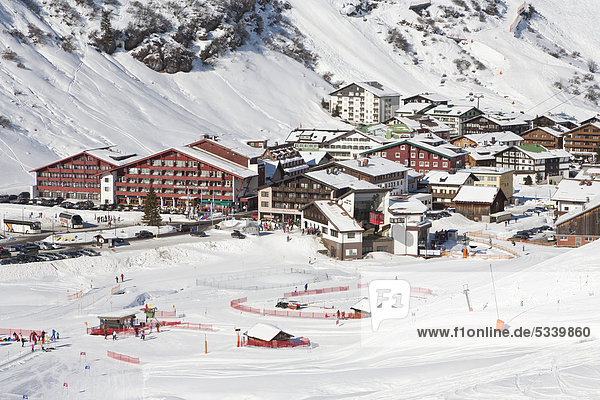 Ortsansicht  Hotels  Zürs am Arlberg  Vorarlberg  Österreich  Europa
