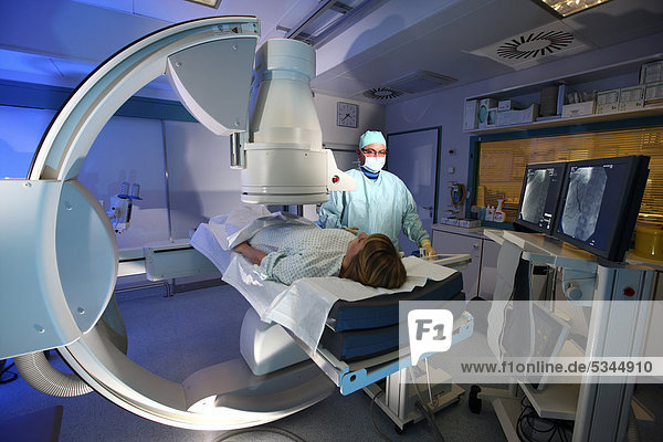 Diagnostische und interventionelle Radiologie  Angiographie  Untersuchungsmethode und Behandlungsmethode bei Gefäßerkrankungen  Krankenhaus  Deutschland  Europa
