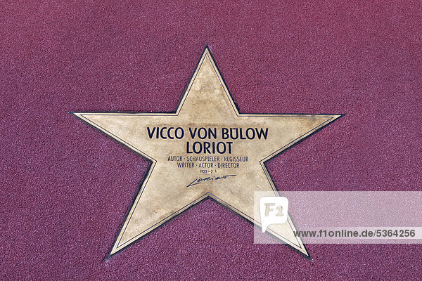 Stern von Vicco von Bülow  Loriot  Boulevard der Stars  Potsdamer Platz  Berlin  Deutschland  Europa