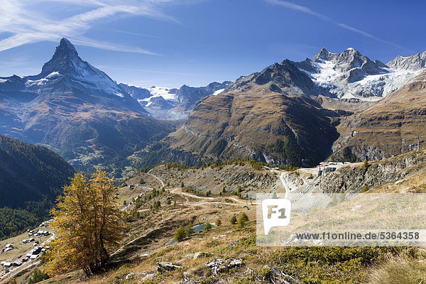 Europa Berg See Herbst Haltestelle Haltepunkt Station Schweiz Zermatt Kanton Wallis