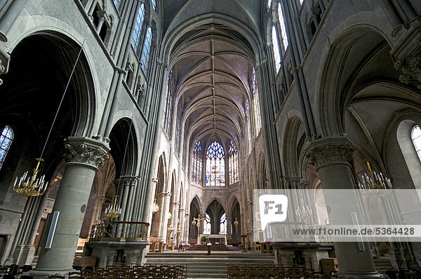 Kathedrale von Moulins  Notre-Dame de Moulins  Moulins  DÈpartement Allier  Frankreich  Europa