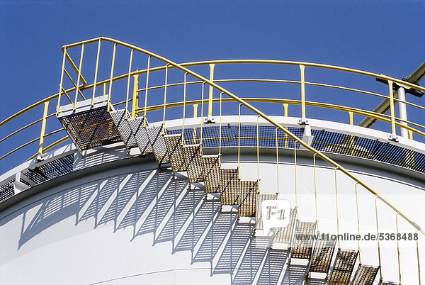 Treppe An Einem Salzsaurebehalter Tank Chempark Krefeld Uerdingen Bayer Ag Nordrhein Westfalen Deutschland Europa