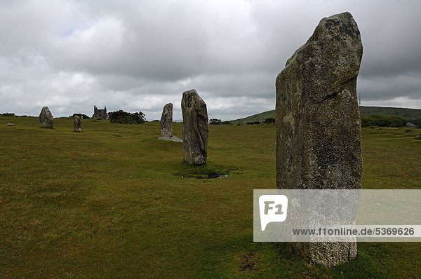 The Hurlers  runde Steinsetzungen aus Menhiren aus der frühen Bronzezeit in Bodmin Moor  Minions  Dartmoor  Cornwall  England  Großbritannien  Europa