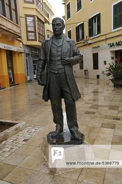 Statue Rafael OlÈo i Quadrado  Ciutadella  Menorca  Balearen  Spanien  Europa