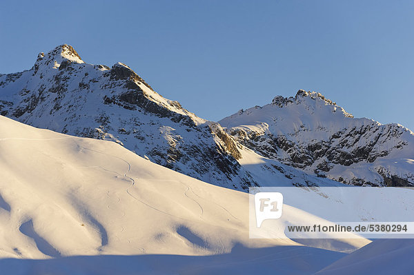 Österreich  Zuers  Skipisten im Schnee
