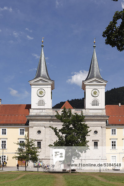 Kirche St. Quirinus  ehemaliges Kloster Tegernsee  Oberbayern  Bayern  Deutschland  Europa  ÖffentlicherGrund