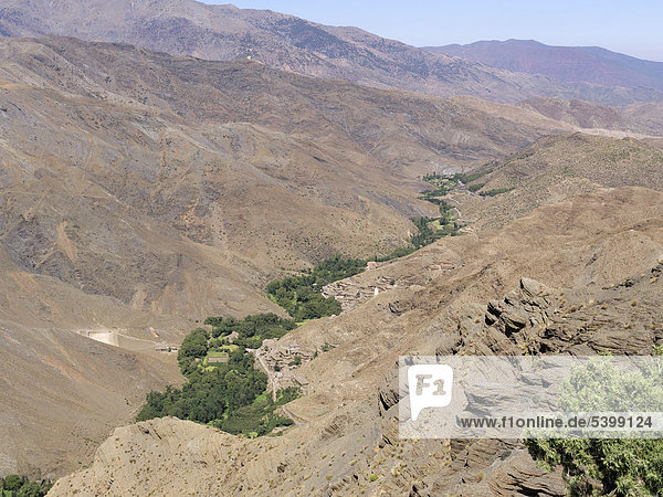 Gebirgspass Col Tizi-n-Tichka  in der Region des Hohen Atlas  Marokko  Nordafrika  Afrika