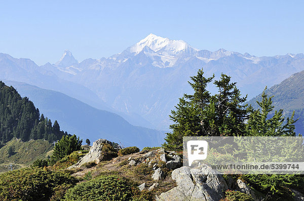 Sicht von der Riederfurka  auf Matterhorn und Dom  Riederalp  Goms  Wallis  Schweiz  Europa