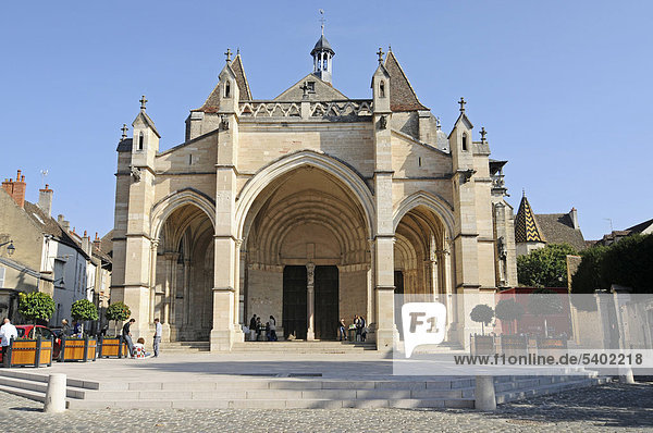 Collegiale Notre-Dame  Stiftskirche  Beaune  Departement Cote-d'Or  Bourgogne  Burgund  Frankreich  Europa  ÖffentlicherGrund