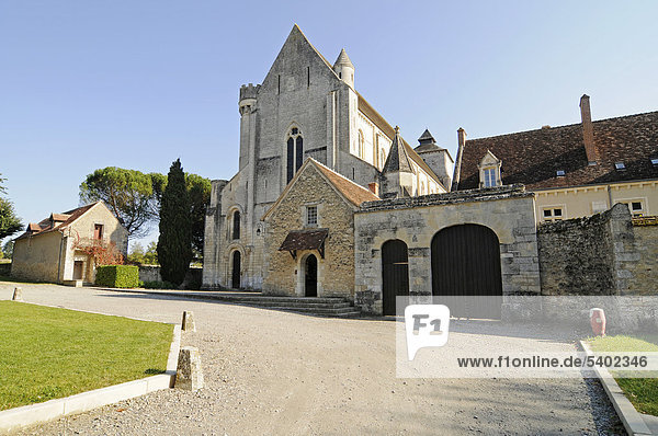 Abbaye de Fontgombault  Abtei  Kloster  Kirche  Departement Indre-et-Loire  Centre  Frankreich  Europa  ÖffentlicherGrund