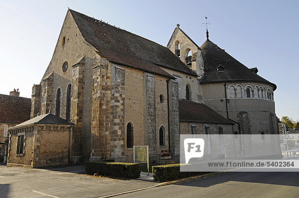 Saint Etienne  Stiftskirche  Neuvy-Saint-Sepulchre  Gemeinde  Chateauroux  Departement Indre  Centre  Frankreich  Europa  ÖffentlicherGrund