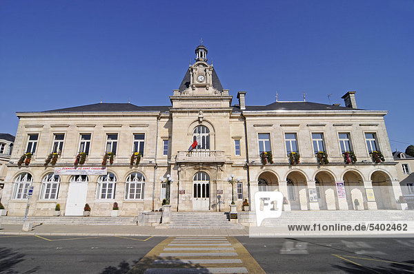Rathaus  Chauvigny  Gemeinde  Poitiers  Departement Vienne  Poitou-Charentes  Frankreich  Europa  ÖffentlicherGrund