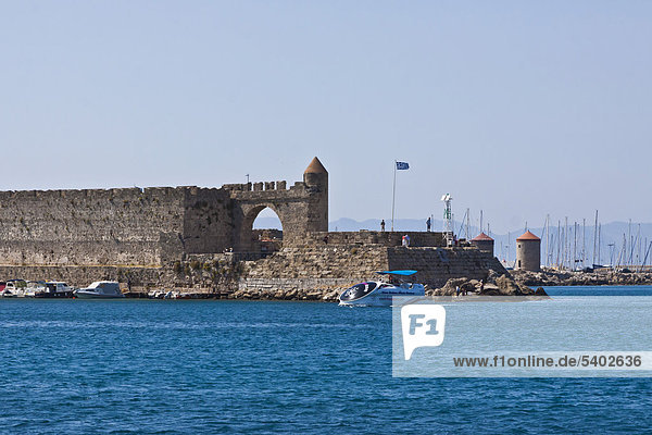 Festungsturm Agios Nikolaus  Hafen  Rhodos Stadt  Rhodos  Griechenland  Europa