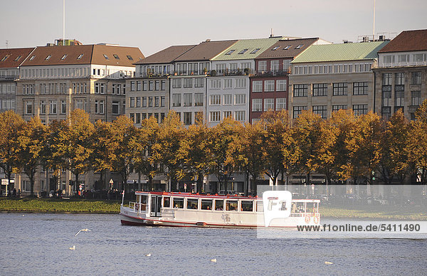 Alsterschifffahrt in Hamburg  Deutschland  Europa