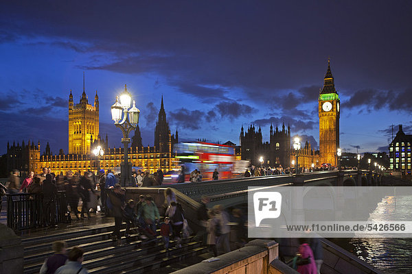 Europa Großbritannien London Hauptstadt groß großes großer große großen Big Ben Abenddämmerung England Houses of Parliament