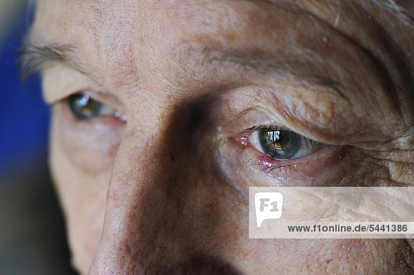 Augen eines älteren Mannes