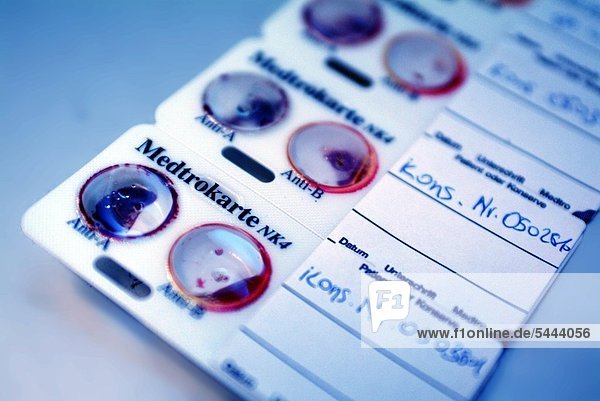 Medtrokarte für Bedside-Test zur Blutgruppenbestimmung unmittelbar vor