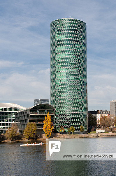 hoch oben Glas Gebäude aufwärts Frankfurt am Main typisch Hessen Apfelwein Deutschland