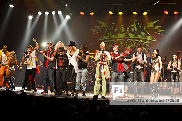 Artistische Darbietungen zu Rocksongs  live  Das Zelt - Rock Circus  Luzern  Schweiz  Europa