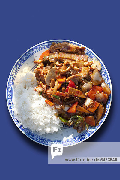 Thai-Hähnchengemüse mit Reis