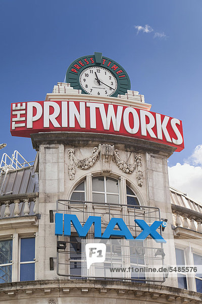 Printworks Freizeitzentrum  Freizeit-Komplex  Uhr  Manchester  England  Großbritannien  Europa