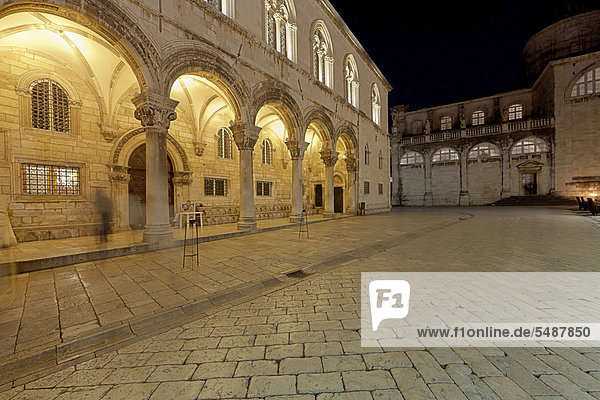 Arkaden des Rektorenpalastes  Altstadt von Dubrovnik  Unesco Weltkulturerbe  Mitteldalmatien  Dalmatien  Adriaküste  Kroatien  Europa  ÖffentlicherGrund