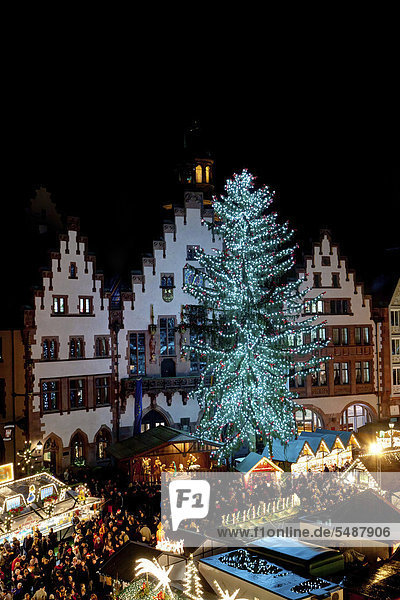 Christmas market on Roemer square  Frankfurt am Main  Hesse  Germany  Europe