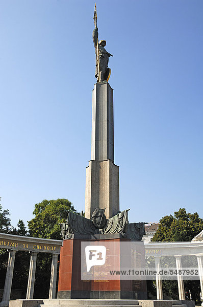 Das Heldendenkmal oder Befreiungsdenkmal der Roten Armee  1945 errichtet  Schwarzenbergplatz  Wien  Österreich  Europa