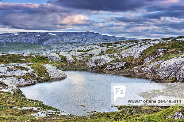 Lagune in der Nähe vom Eldbekkskardvatnet-See Blåfjella-Skjækerfjella-Nationalpark Nord-Trøndelag Trondelag Norwegen Skandinavien Europa