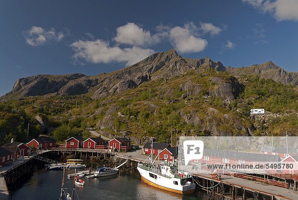 Hafen von Nusfjord  Nussfjord  Ramberg  Insel Flakstad¯ya  Flakstadoya  Lofoten  Nordland  Norwegen  Europa